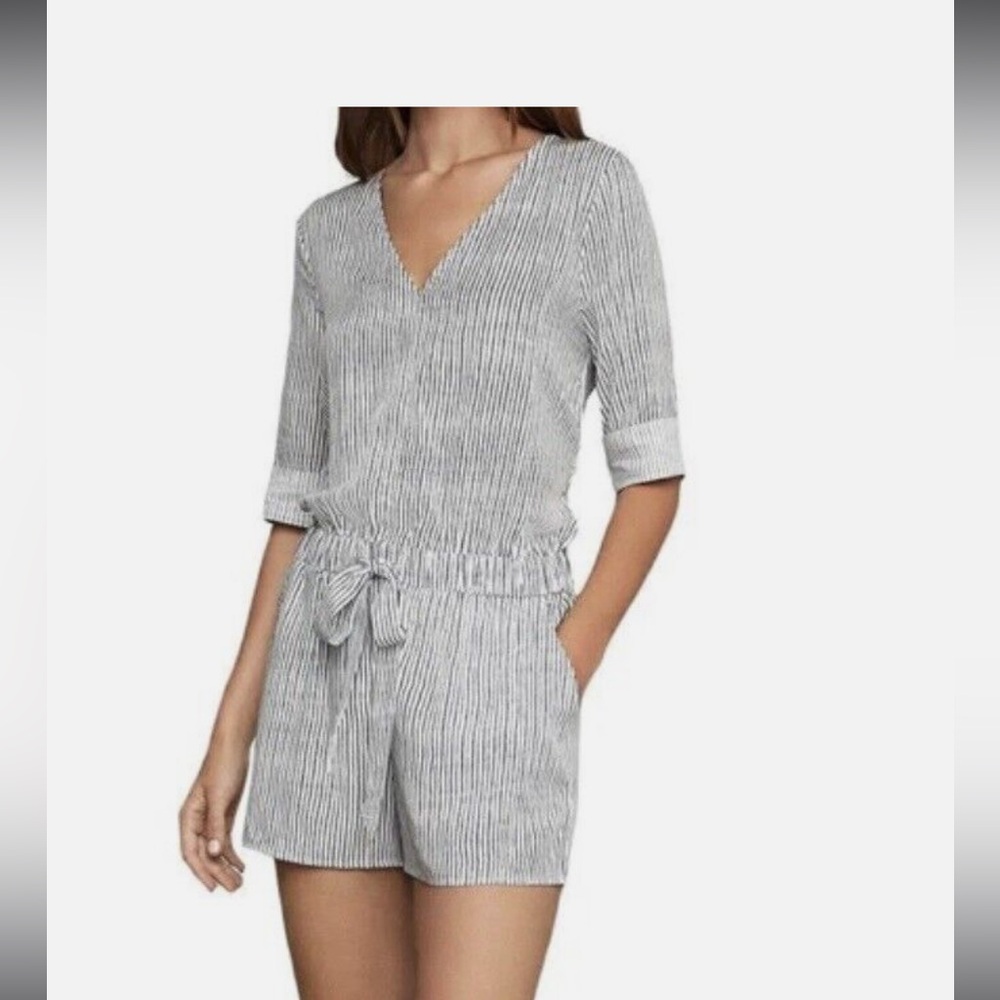 NWOT BCBG Maxazria Romper Shorts Jumpsuit Navy Blue White Stripe Womens Sz M